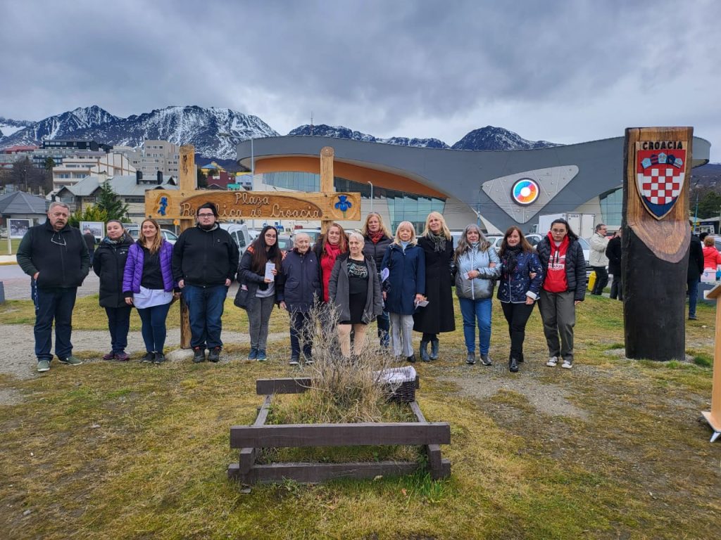 Celebración del Día del Estado Croata desde el Fin del Mundo